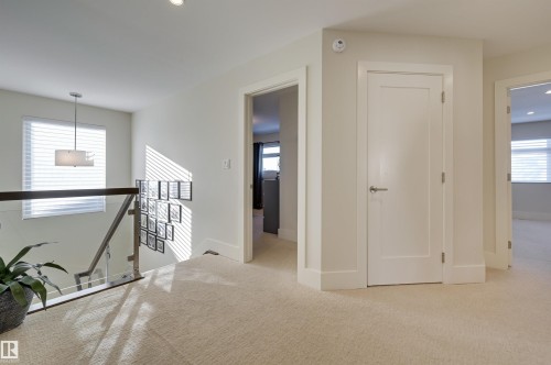 805 Drysdale Run Run, Edmonton, AB - Indoor Photo Showing Other Room