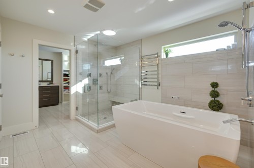 805 Drysdale Run Run, Edmonton, AB - Indoor Photo Showing Bathroom