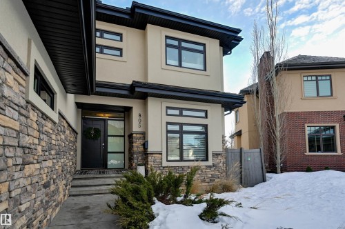 805 Drysdale Run Run, Edmonton, AB - Outdoor With Facade