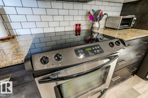 205 11933 Jasper Avenue, Edmonton, AB - Indoor Photo Showing Kitchen