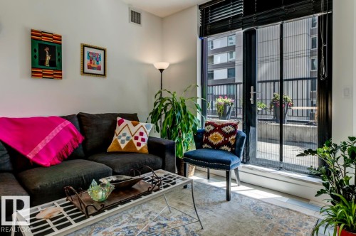 205 11933 Jasper Avenue, Edmonton, AB - Indoor