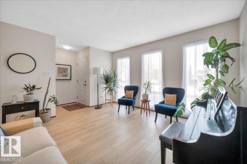 4240 38 Street Nw, Edmonton, AB - Indoor Photo Showing Living Room