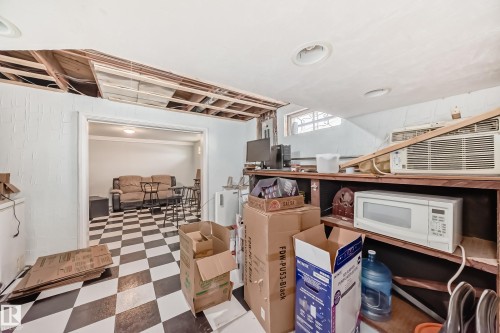 10220 166 Avenue, Edmonton, AB - Indoor Photo Showing Other Room