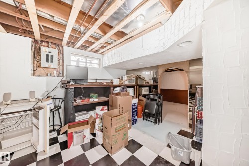 10220 166 Avenue, Edmonton, AB - Indoor Photo Showing Other Room