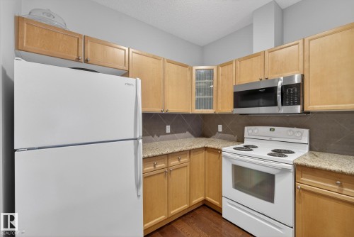 111 226 Macewan Road, Edmonton, AB - Indoor Photo Showing Kitchen