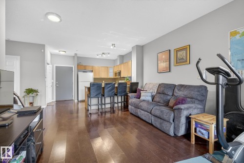 111 226 Macewan Road, Edmonton, AB - Indoor Photo Showing Living Room