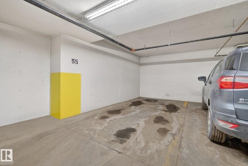 111 226 Macewan Road, Edmonton, AB - Indoor Photo Showing Garage