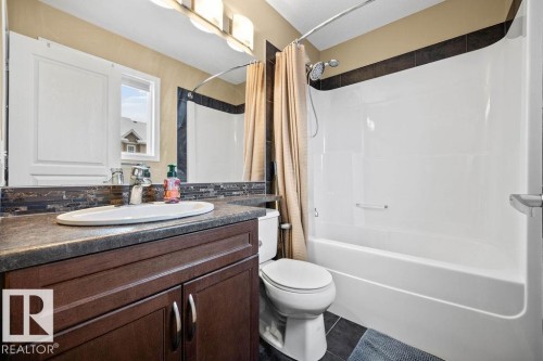 7931 22 Avenue, Edmonton, AB - Indoor Photo Showing Bathroom