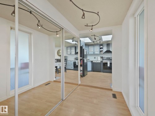 429 Westview Close, Edmonton, AB - Indoor Photo Showing Other Room