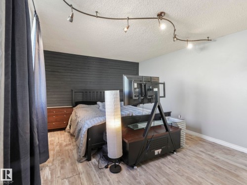 429 Westview Close, Edmonton, AB - Indoor Photo Showing Bedroom