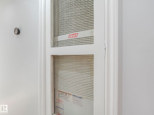 429 Westview Close, Edmonton, AB - Indoor Photo Showing Other Room