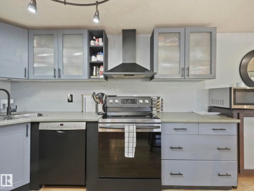 429 Westview Close, Edmonton, AB - Indoor Photo Showing Kitchen