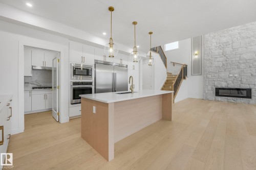 1 Birkshire Crescent, Sherwood Park, AB - Indoor Photo Showing Kitchen With Upgraded Kitchen