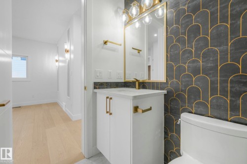 1 Birkshire Crescent, Sherwood Park, AB - Indoor Photo Showing Bathroom