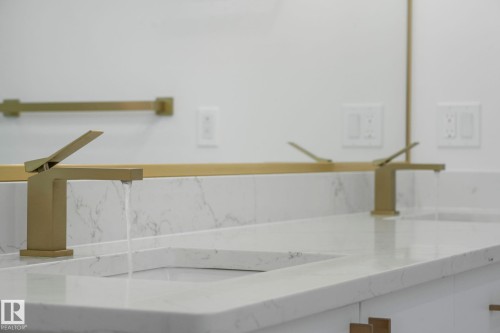 1 Birkshire Crescent, Sherwood Park, AB - Indoor Photo Showing Bathroom