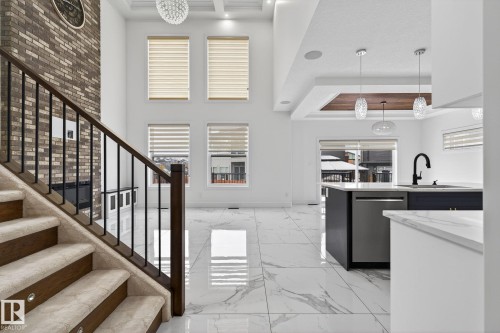 228 36 St Sw, Edmonton, AB - Indoor