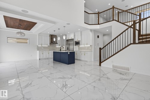 228 36 St Sw, Edmonton, AB - Indoor Photo Showing Kitchen