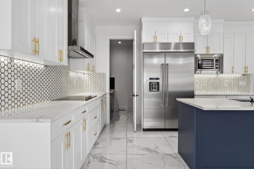 228 36 St Sw, Edmonton, AB - Indoor Photo Showing Kitchen With Upgraded Kitchen