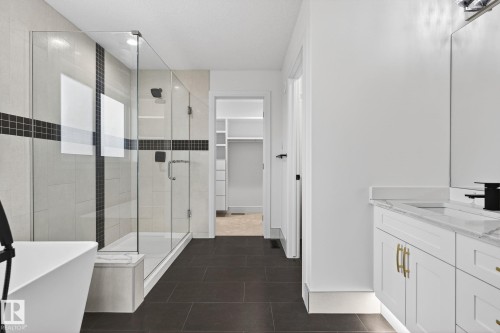 228 36 St Sw, Edmonton, AB - Indoor