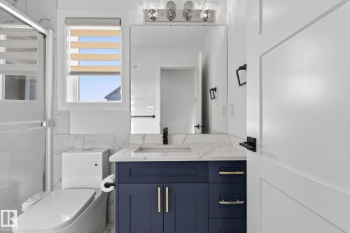 228 36 St Sw, Edmonton, AB - Indoor Photo Showing Bathroom