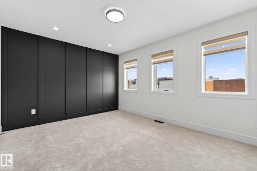 228 36 St Sw, Edmonton, AB - Indoor Photo Showing Other Room