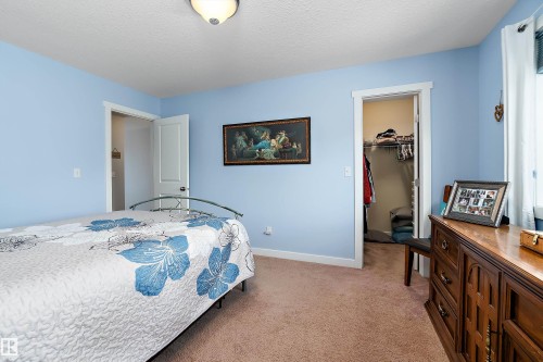 2 300 Queen Street, Spruce Grove, AB - Indoor Photo Showing Bedroom