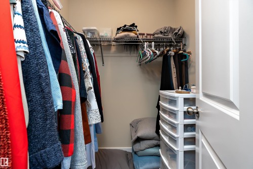 2 300 Queen Street, Spruce Grove, AB - Indoor With Storage