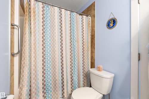 2 300 Queen Street, Spruce Grove, AB - Indoor Photo Showing Bathroom