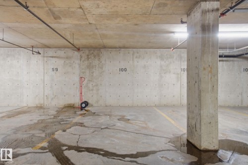 219 309 Clareview Station Drive, Edmonton, AB - Indoor Photo Showing Garage