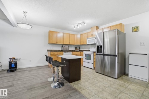 219 309 Clareview Station Drive, Edmonton, AB - Indoor Photo Showing Kitchen