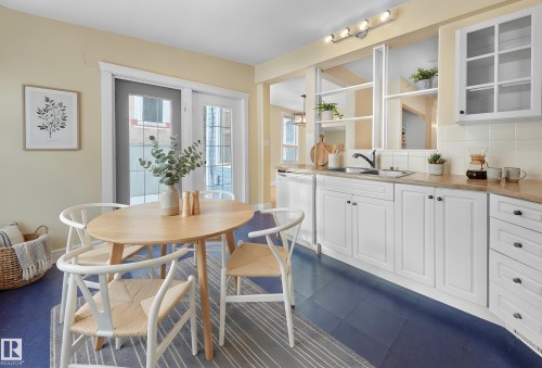 11212 75 Avenue, Edmonton, AB - Indoor Photo Showing Dining Room