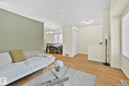 613 83 Street, Edmonton, AB - Indoor Photo Showing Living Room