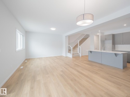 4631 Kinsella Landing, Edmonton, AB - Indoor Photo Showing Kitchen