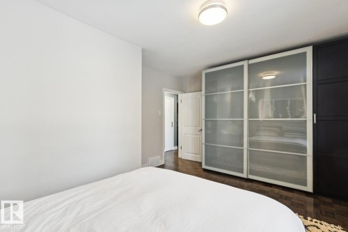 7601 91 Avenue, Edmonton, AB - Indoor Photo Showing Bedroom