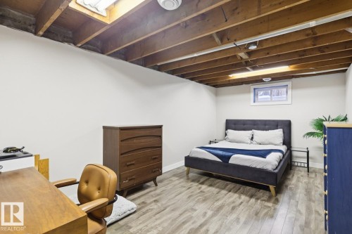 7601 91 Avenue, Edmonton, AB - Indoor Photo Showing Bedroom