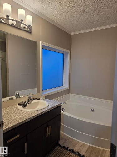 61211 Rge Road 265, Rural Westlock County, AB - Indoor Photo Showing Bathroom