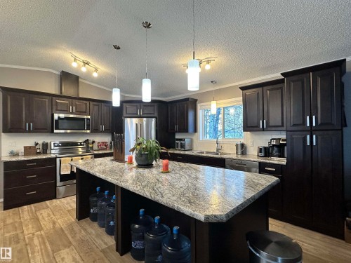 61211 Rge Road 265, Rural Westlock County, AB - Indoor Photo Showing Kitchen With Upgraded Kitchen