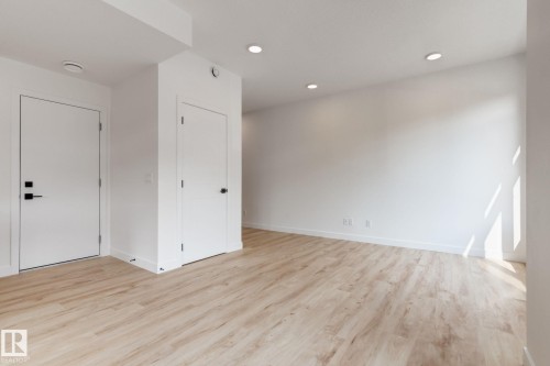 40 16231 19 Avenue, Edmonton, AB - Indoor Photo Showing Other Room