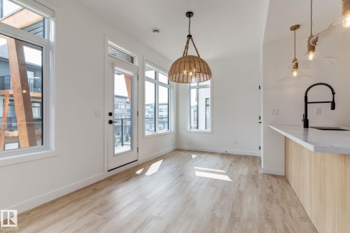 40 16231 19 Avenue, Edmonton, AB - Indoor Photo Showing Other Room