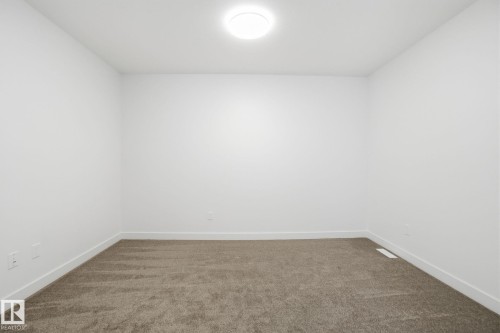 19 5122 213A Street, Edmonton, AB - Indoor Photo Showing Other Room