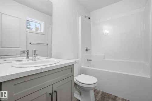 19 5122 213A Street, Edmonton, AB - Indoor Photo Showing Bathroom