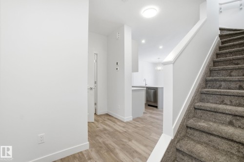 5 5122 213A Street Nw, Edmonton, AB - Indoor Photo Showing Other Room