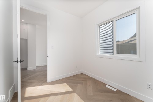 3127 Magpie Way, Edmonton, AB - Indoor Photo Showing Other Room