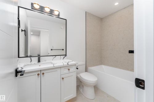 3127 Magpie Way, Edmonton, AB - Indoor Photo Showing Bathroom
