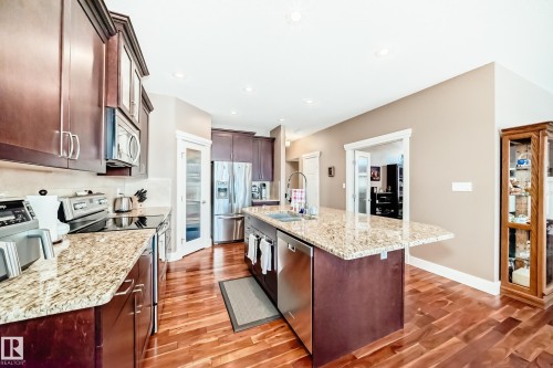127 Keyport Circle, Leduc, AB - Indoor Photo Showing Kitchen With Upgraded Kitchen