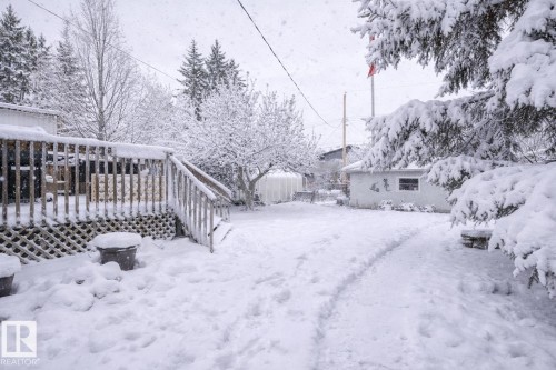 9725 143 Street, Edmonton, AB - Outdoor