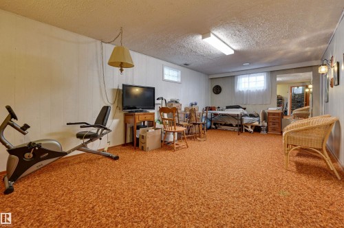 9725 143 Street, Edmonton, AB - Indoor