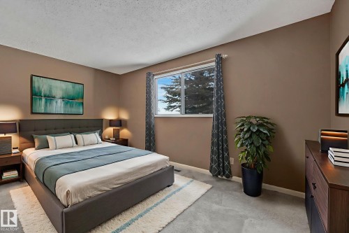 6411 12 Avenue, Edmonton, AB - Indoor Photo Showing Bedroom