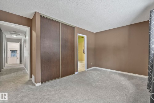 6411 12 Avenue, Edmonton, AB - Indoor Photo Showing Other Room