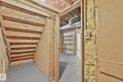 6411 12 Avenue, Edmonton, AB - Indoor Photo Showing Other Room